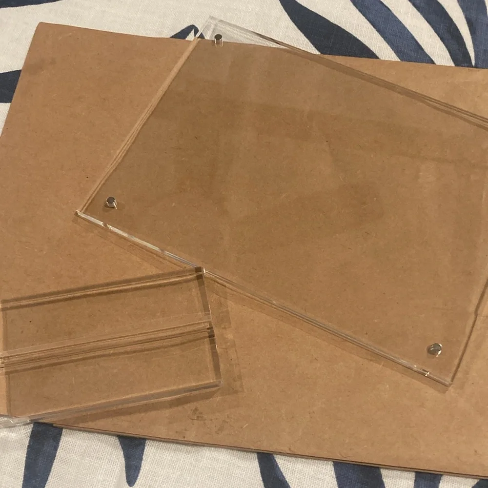 Set of 6 Clear Acrylic 5 by 7 Picture Frames